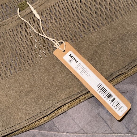 SKIMS ARMY WARP KNIT SCOOP NECK BRALETTE - Picture 4 of 5